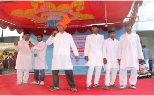 Balu Khedkar and Group presenting folk song