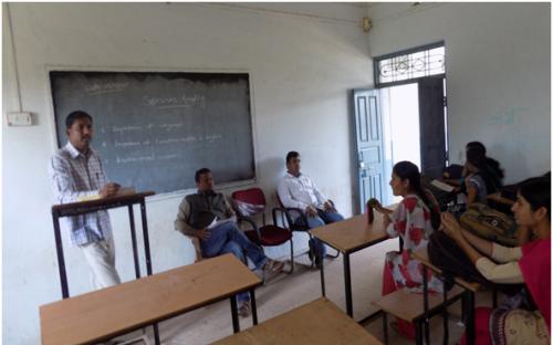 Dr. Landage Ramesh is delivering a lecture on the occasion of Seminar Reading